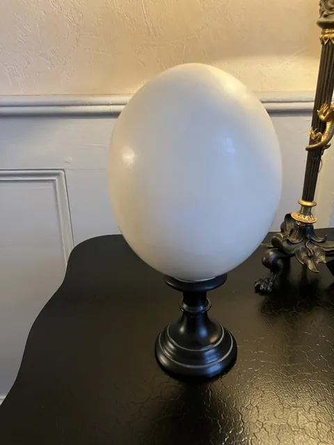 Oeuf d'autruche socle style Napoléon III