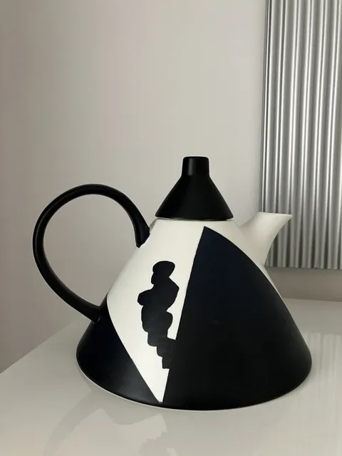 Théière porcelaine noire et blanche pour Rörstrand - Rolf Sinnemark