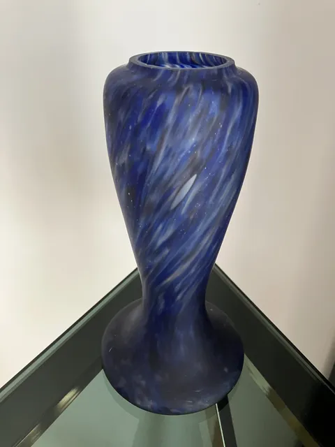 Vase en pâte de verre bleu - dans le goût de Legras