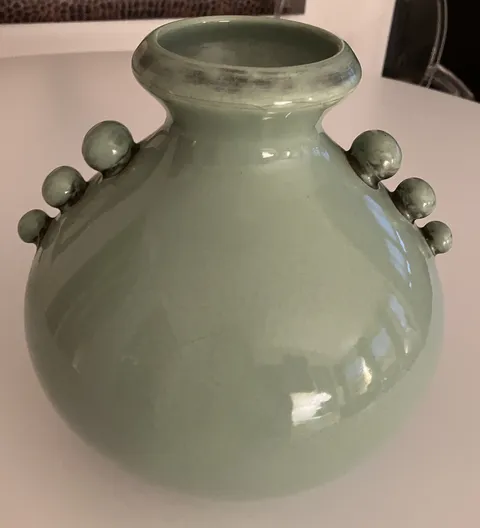 Vase vert craquelé décor 6 petites boules - Maurice Pinon